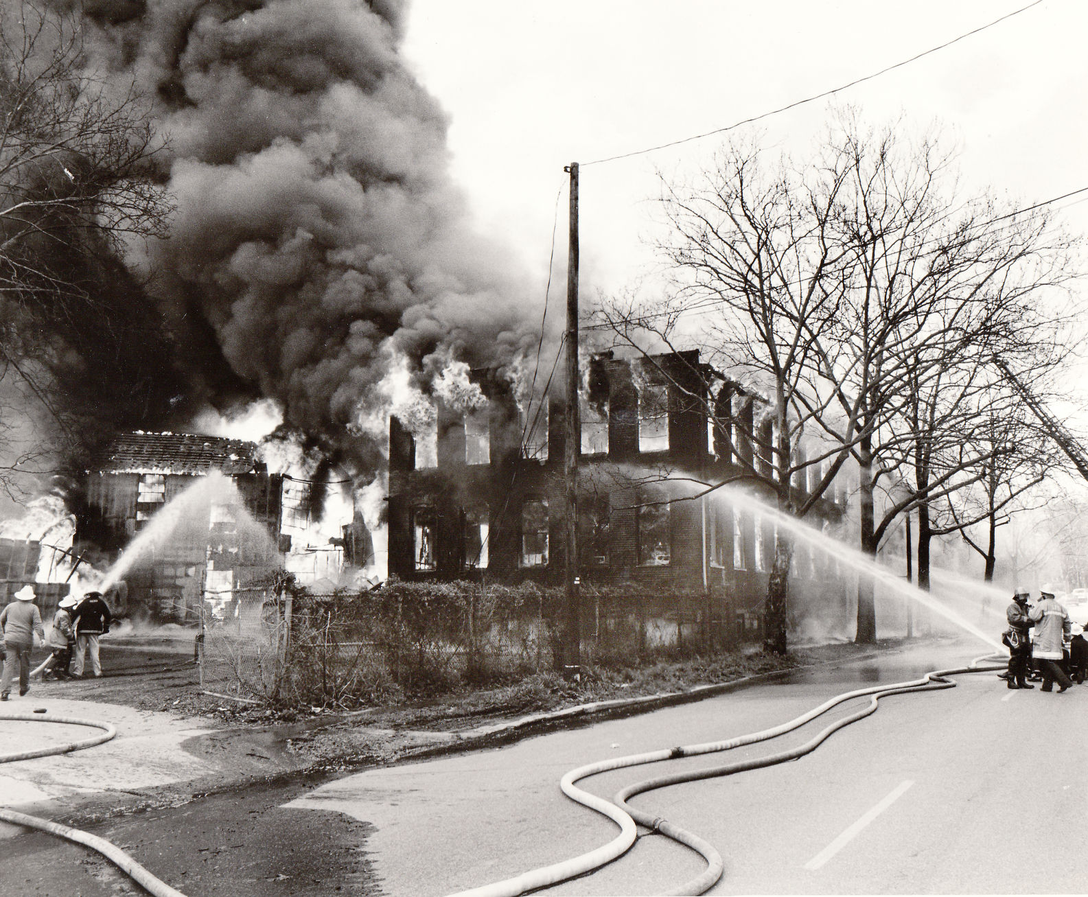 19800401_lna_news_firearchive_p48